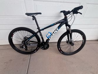 GIANT - ATX 27.5 - SMALL - 21-Speed Rare Mountain Bike