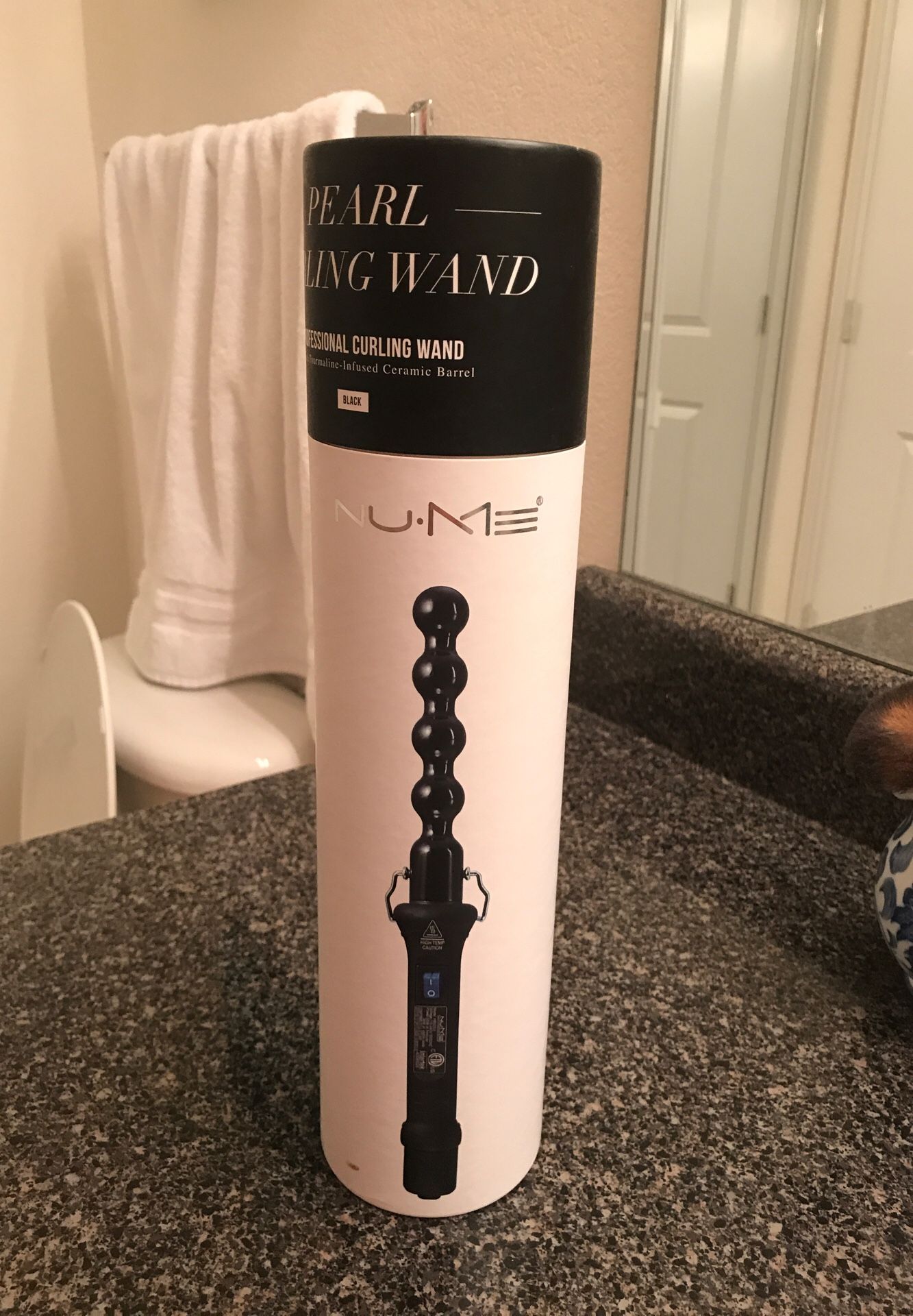 Nume pearl curling wand