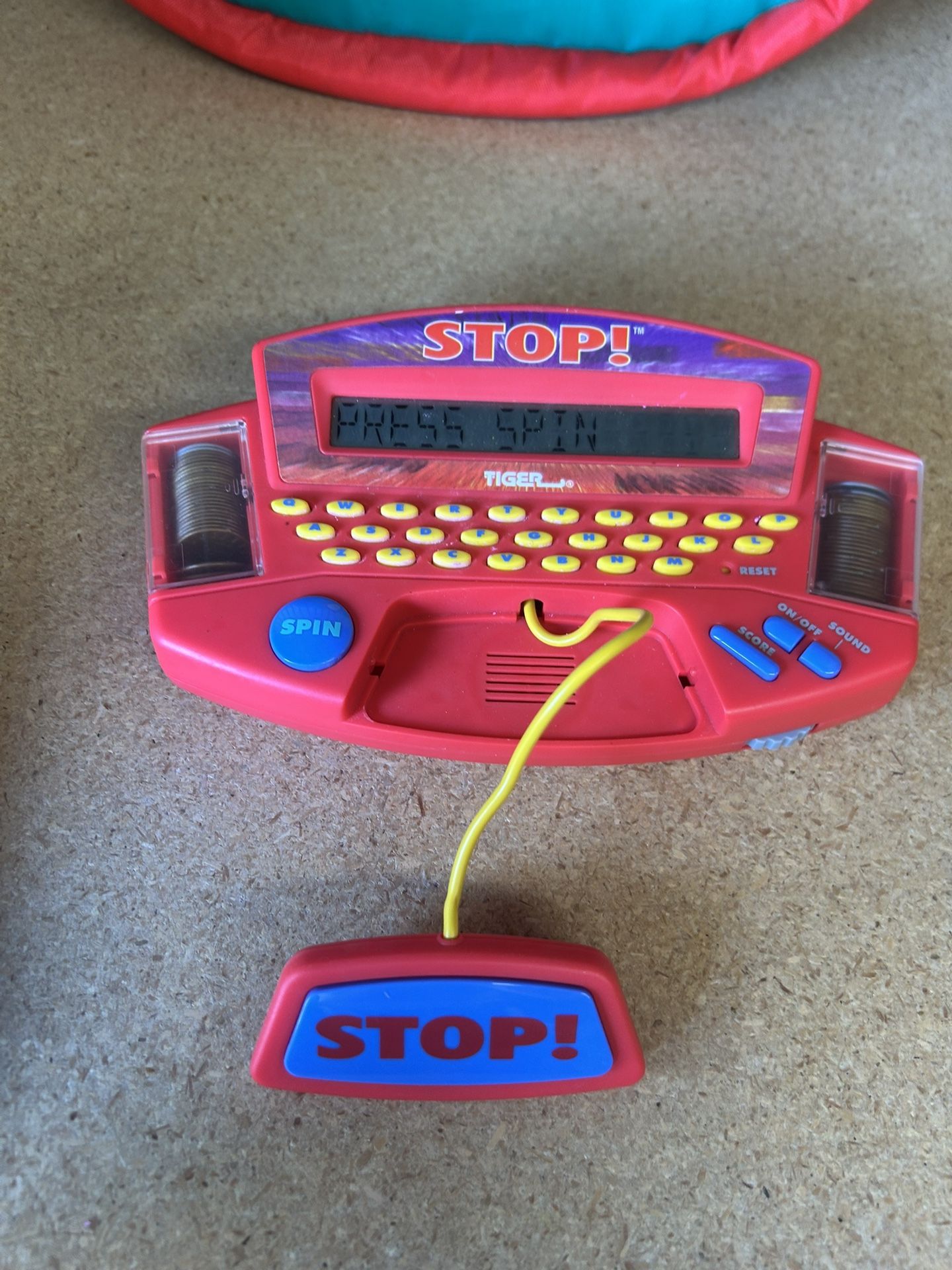 RARE 90's Kids Electronic Handheld Games STOP! Game Hand Held Trivia Tiger 1998
