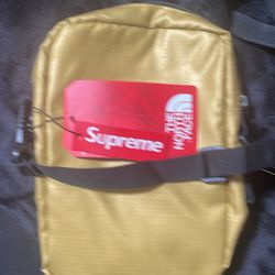 North face Supreme Fanny Pack 