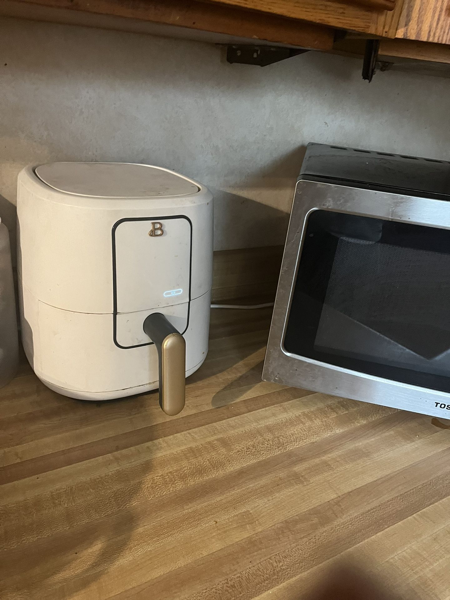 Microwave, Air Fryer