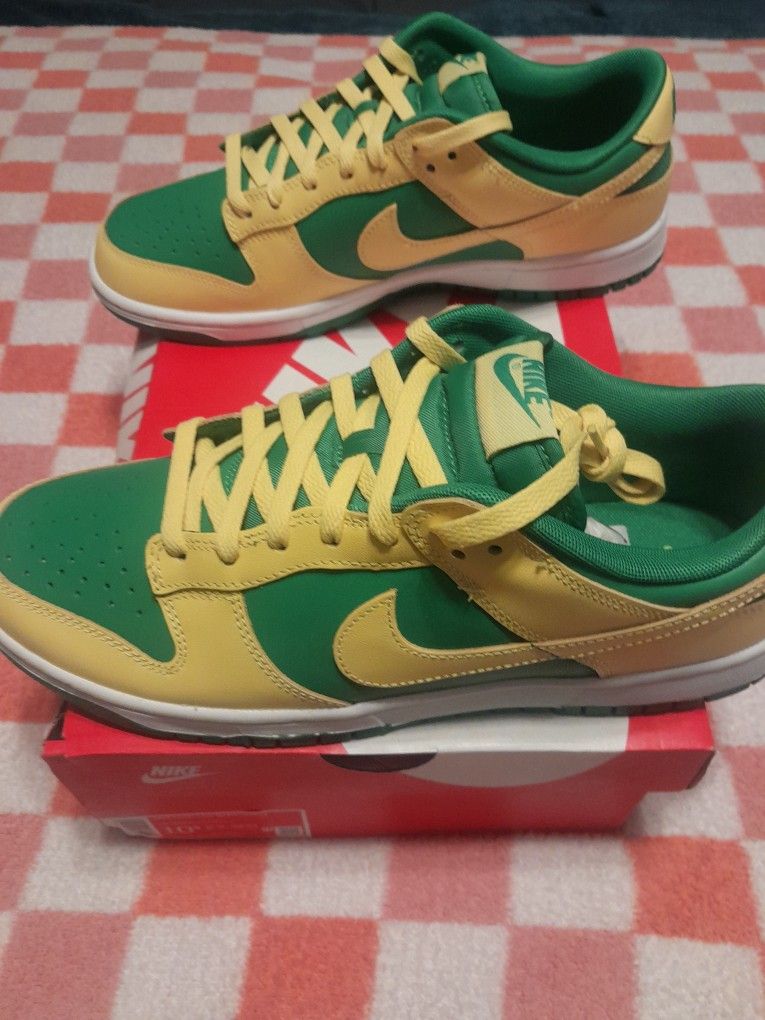 Nike Dunk Low (Reverse Brazil) Size 10.5