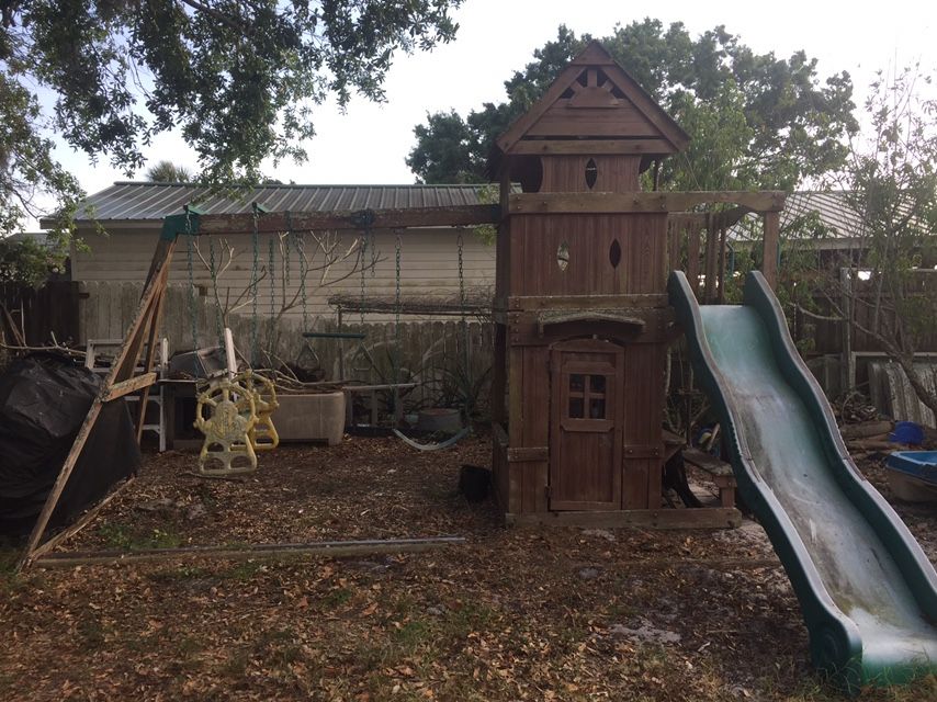 Wood Playset Swingset