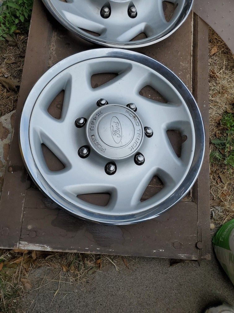 Ford F250 HUBCAPS FOR 16" WHEEL