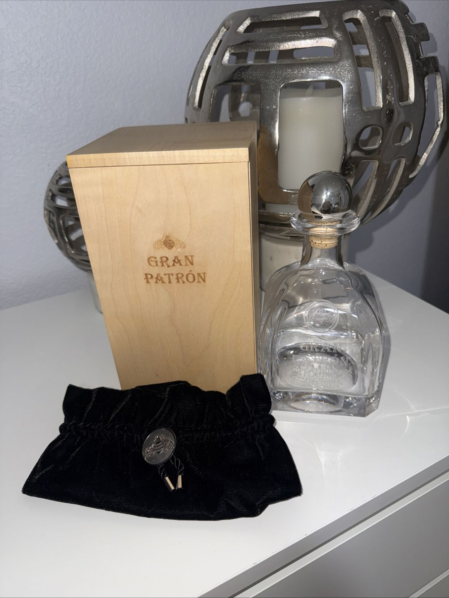 GRAN PATRON PLATINUM SILVER TEQUILA  GLASS EMPTY BOTTLE, STOPPER, BOX &BAG