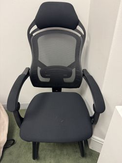 Not just a chair — a professional “stay a little longer” experience