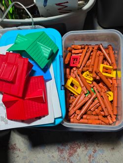 Lincoln Logs set