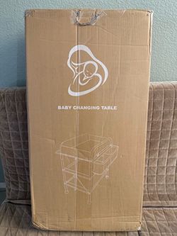 Sweeby mobile changing table with storage