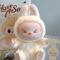 Popmart Labubu The Monster Have A Seat - Sisi (new)