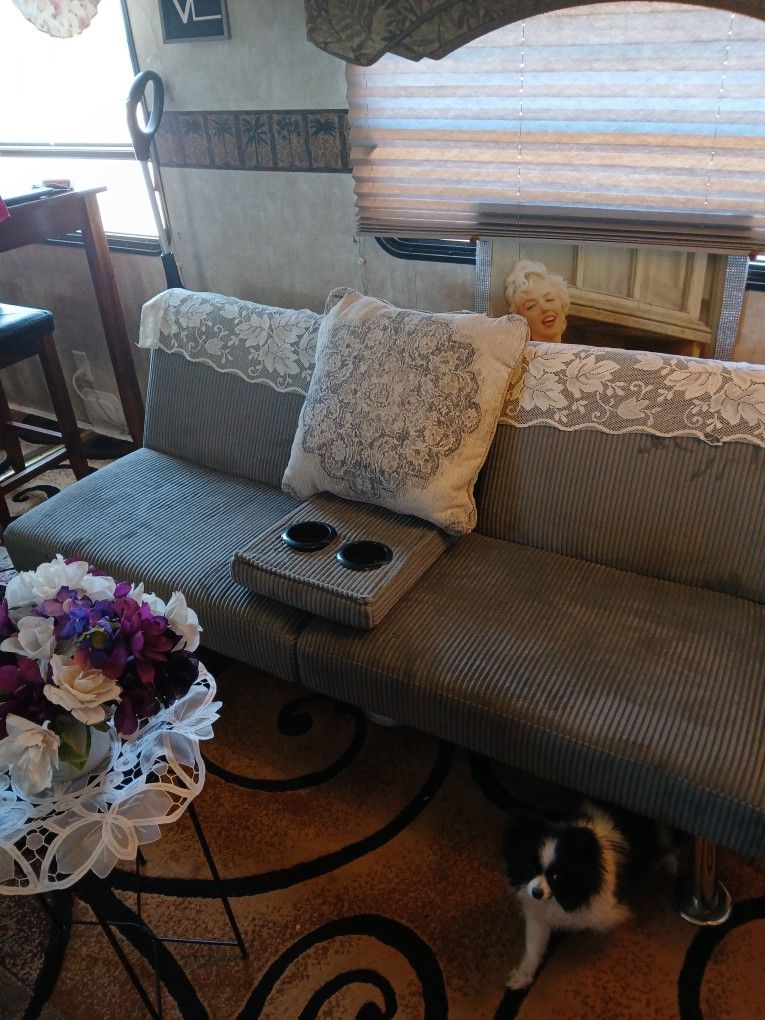 🩶🩶Cute PLUSH Grey Futon🩶🩶