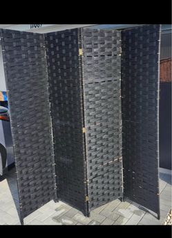 Room divider screen- 4 panels folding 18 x 71 Total 72 W x 71 H