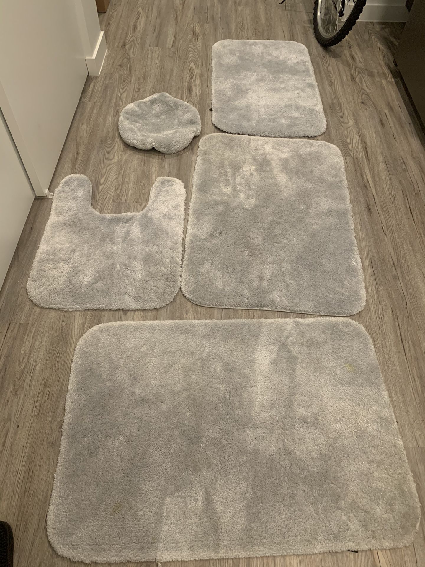 floor mats set and curtain for bathroom