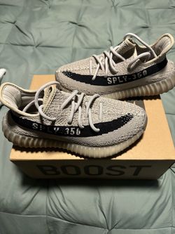 Yeezy shoes size 5 M