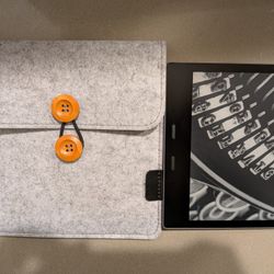 Kindle Oasis (10th Gen) - 32GB - No Ads + Free Pouch