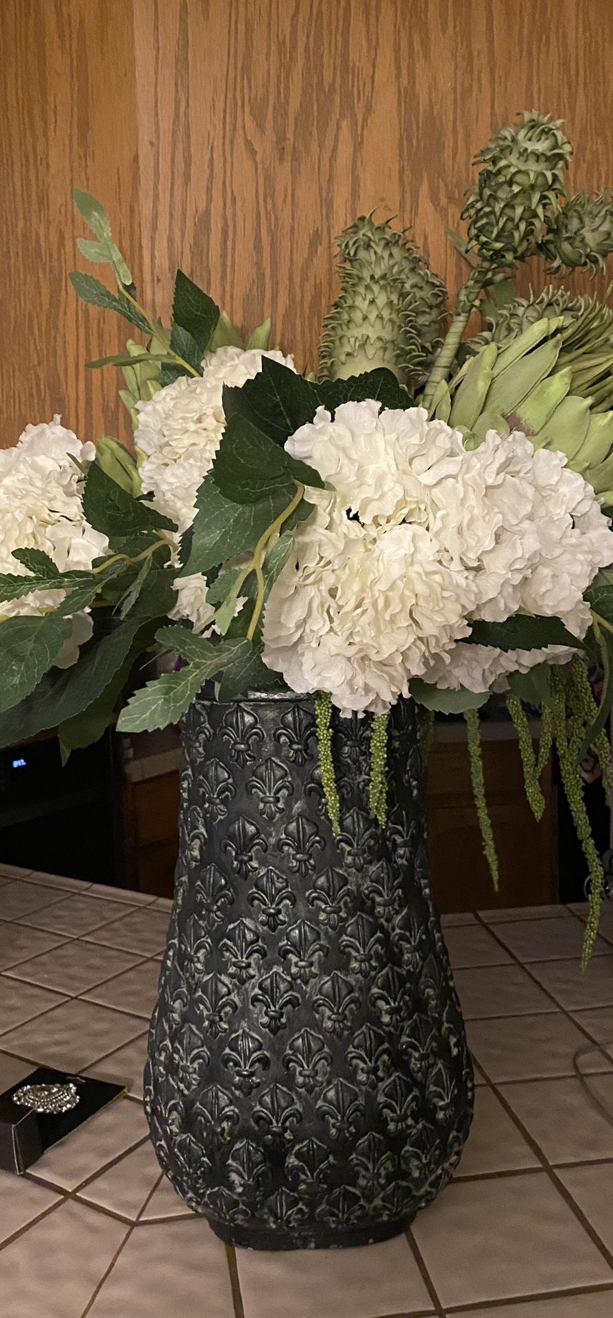 Heavy Fleur Di Li Vase With Flowers
