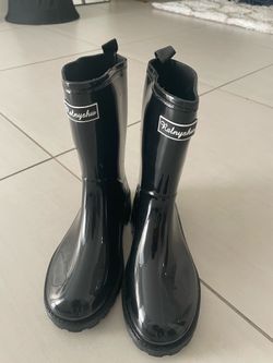 rain boots, women’s size 8