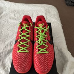 Nike Kobe Reverse Grinches Size 13
