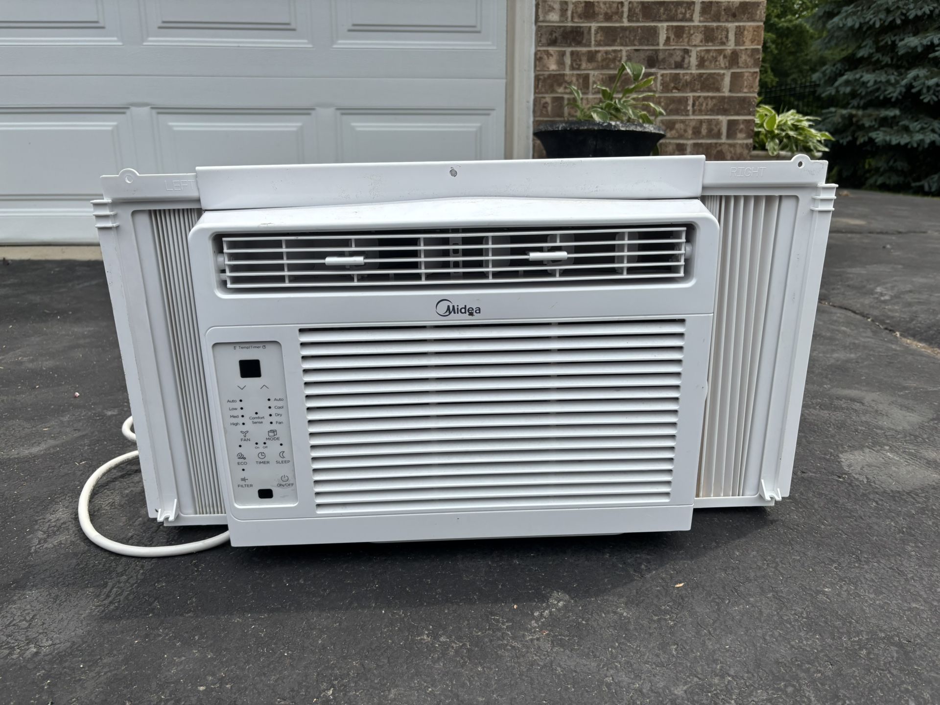 Beat The Heat With This Midea 5000 BTU Window Air conditioner