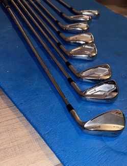 Srixon ZXi Combo Iron Set (4-PW, AW) – ZXi5/ZXi7 – Excellent Condition