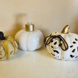 Soap Dispenser, Potpourri Holder & Ceramic Pumpkin Decor 