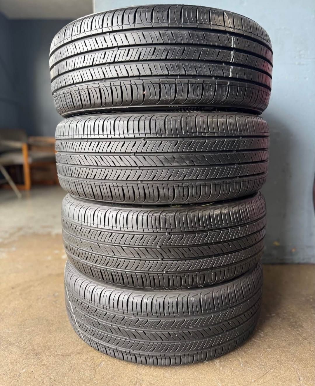 255 50 20 Vendo Un Seth De Llantas De La Marca Falken