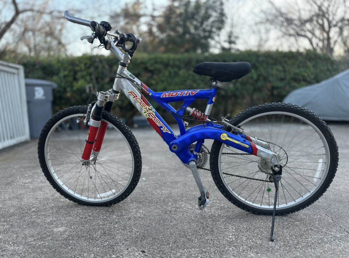 Motiv Rockpoint Bicycle 18” 24 Speeds