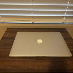 MacBook Pro 15” Retina – i7 / 16GB / 500GB SSD
