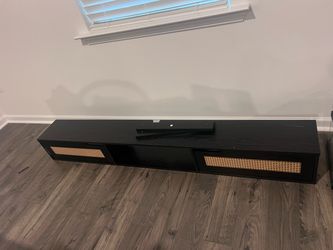 Floating entertainment shelf