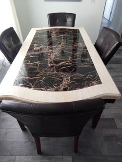 Dinning Room Table And 4 Chairs