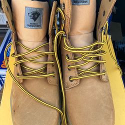 Herman Survivors 10 1/2 Men’s Steel Toe Boots W/ Stain On Top(See & Click On Pictures). Never Used Them. Got Stained In Garage