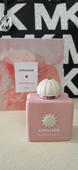 Woman Amouage Blossom love  🌸