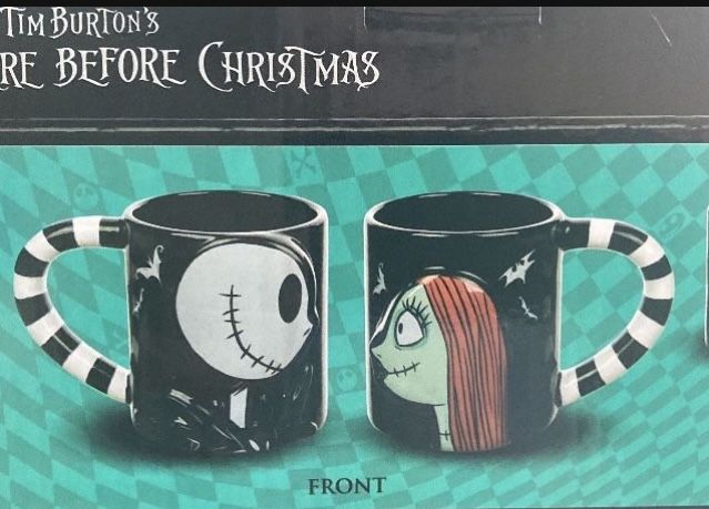 Disney’s Nightmare Before Christmas Jack Skellington And Sally Mugs.