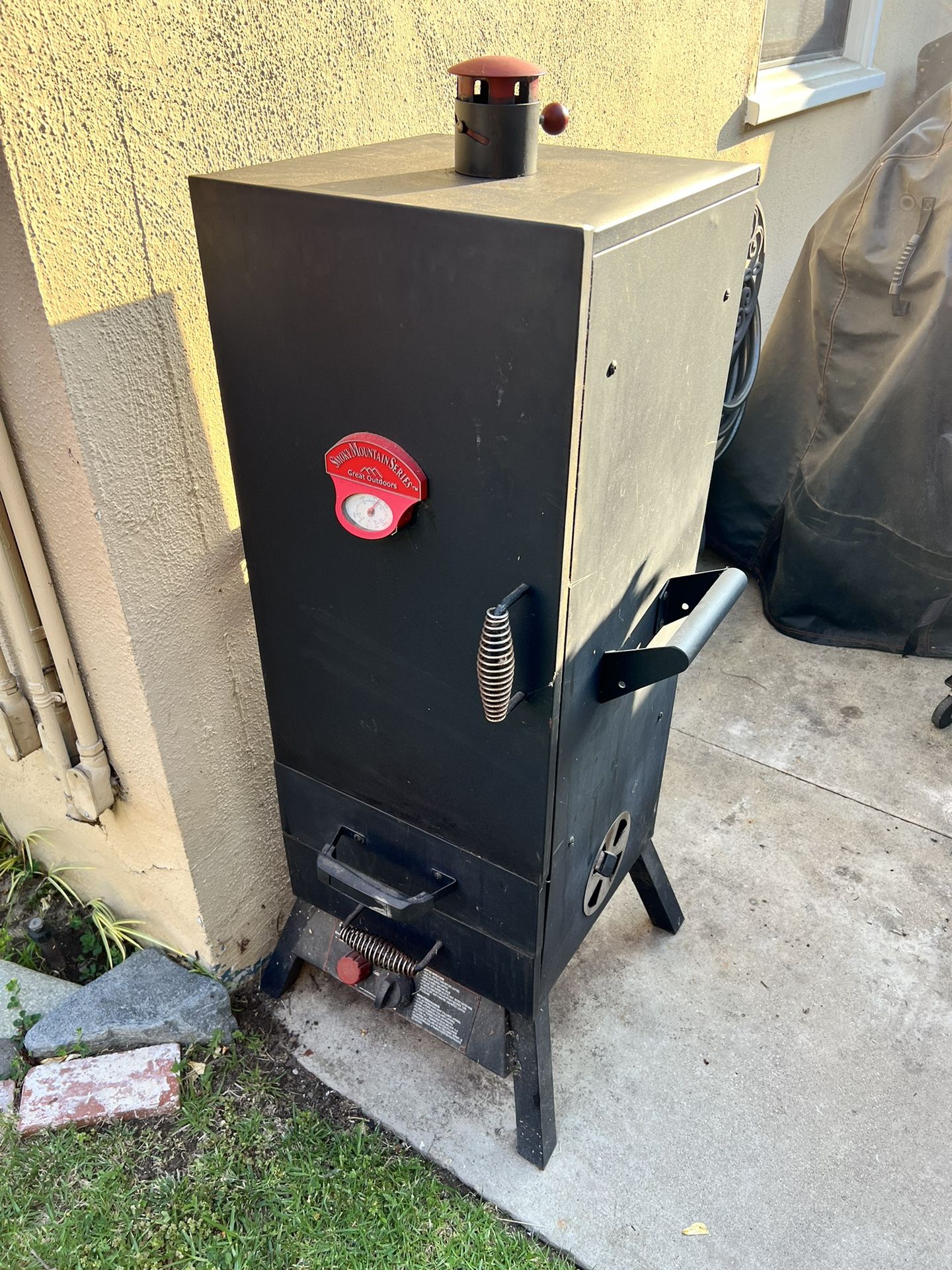Landmann 3495GLA Smoky Mountain 34-Inch Vertical Gas Smoker - Propane