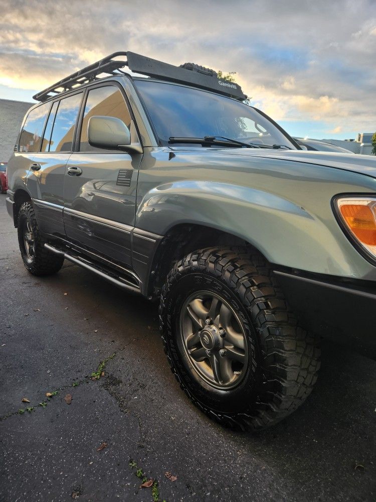 2001 Lexus LX