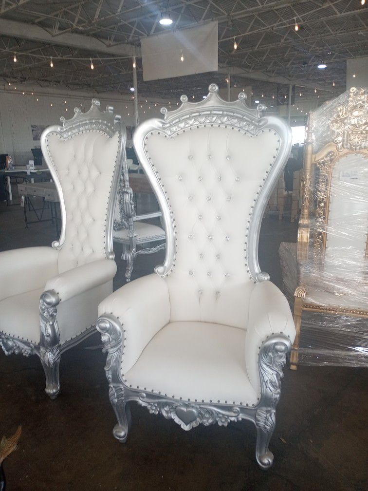 White And Silver Crown Throne Chair ( Ask For Jose)
