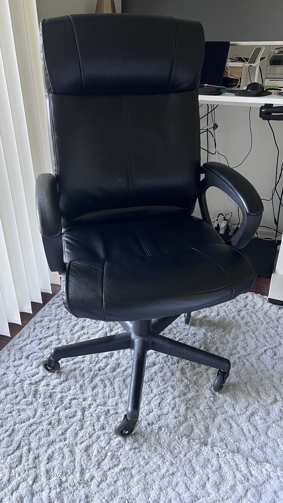 Office chair with smooth quiet wheels
