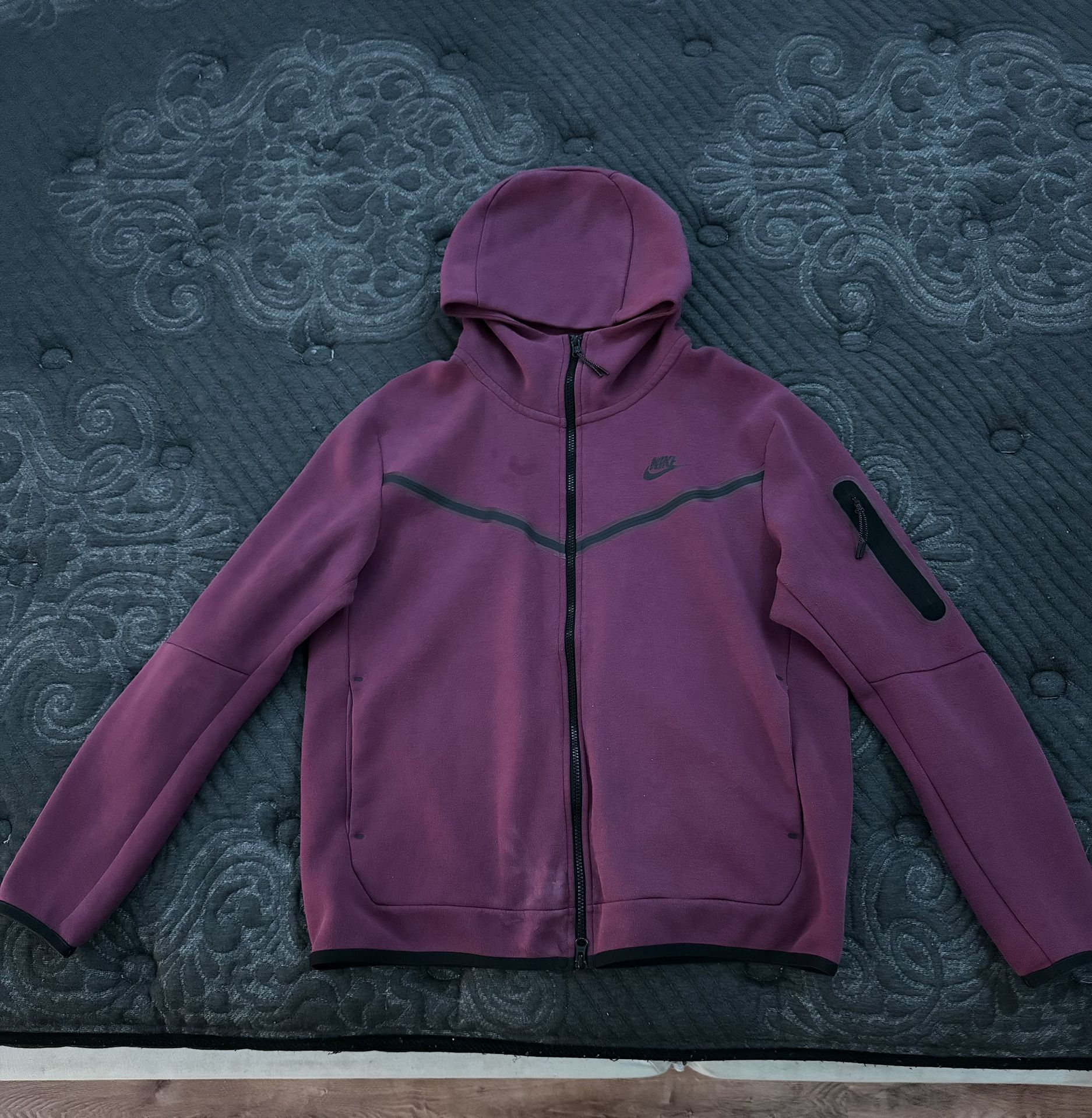 Nike Tech Fleece hoodie in red/black #fleece Size:L I Men’s