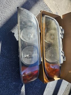 BMW E39 DRIVER SIDE HEADLIGHT 