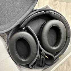 Sony WH-XB910N EXTRA BASS Noise Cancelling Headphones, Wireless Bluetooth Over the Ear Headset