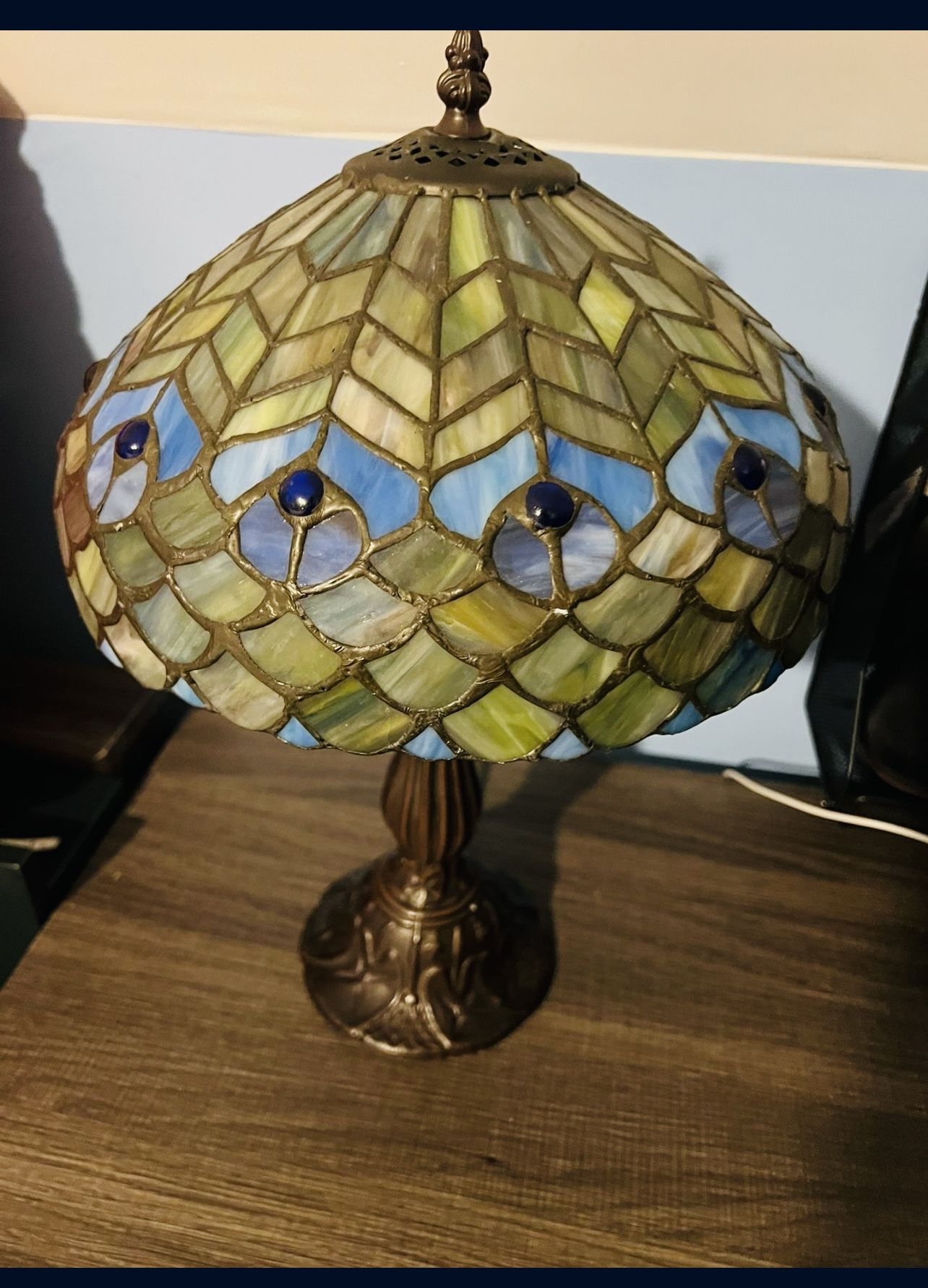Tiffany Style Peacock Table Lamp