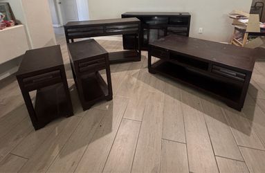 Matching 5-Piece Living Room Set