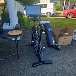 NordicTrack Commercial S22i Studio Cycle