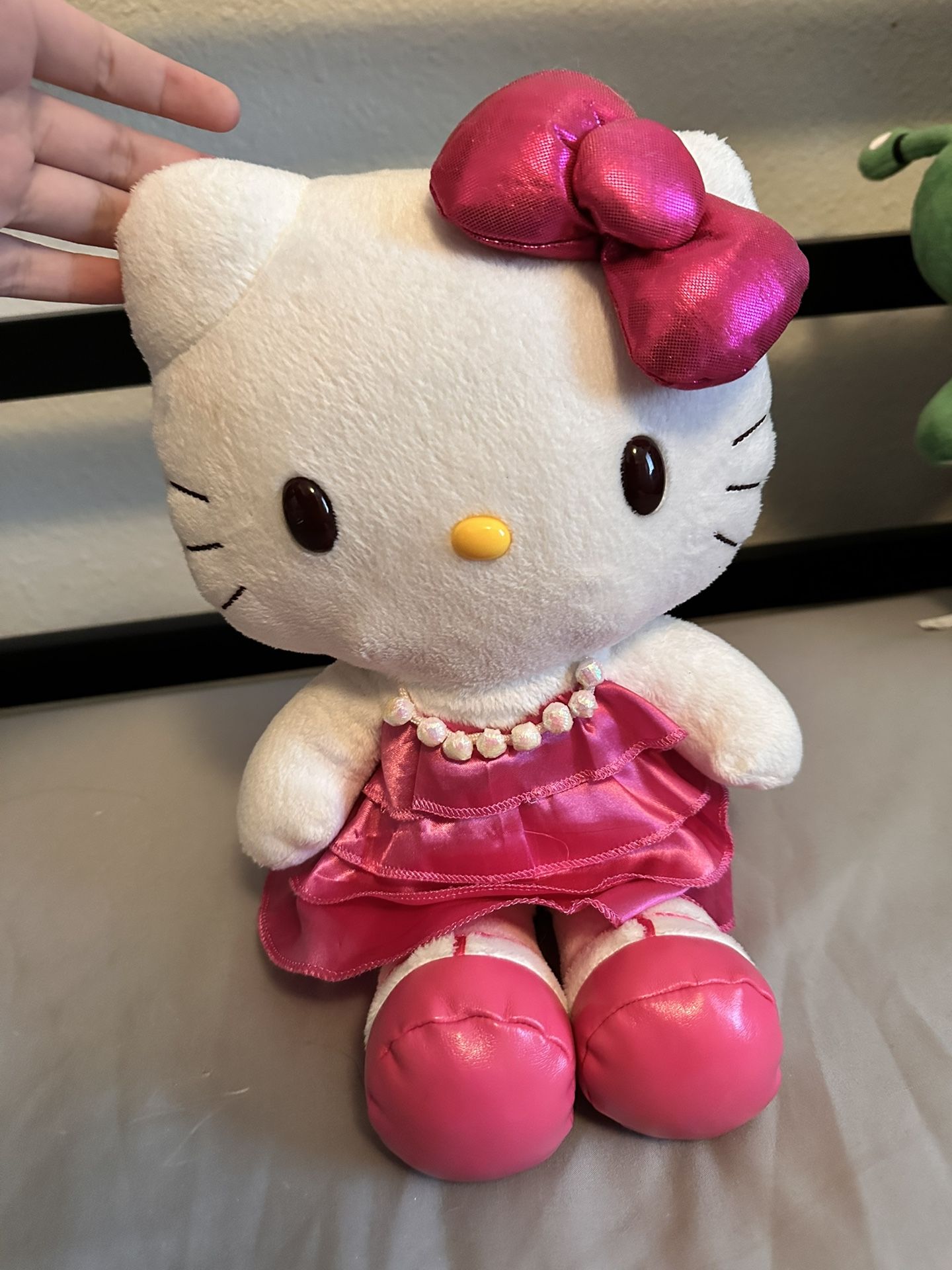 Hello Kitty ; Pink Ruffle + Pearls Plushie