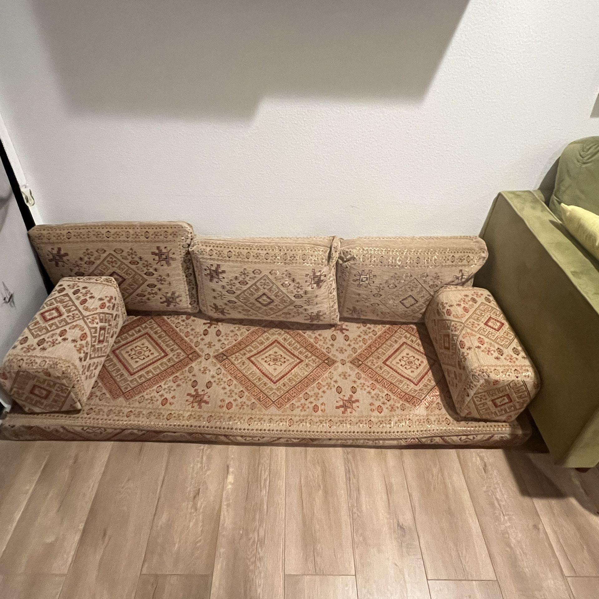 Golden Arabic Majlis Floor Seating Sofa for Living Room