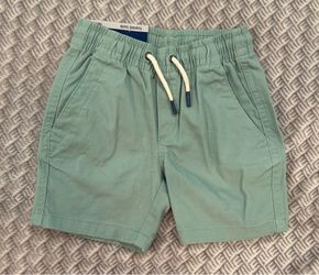 Shorts 4/5 (brand new)