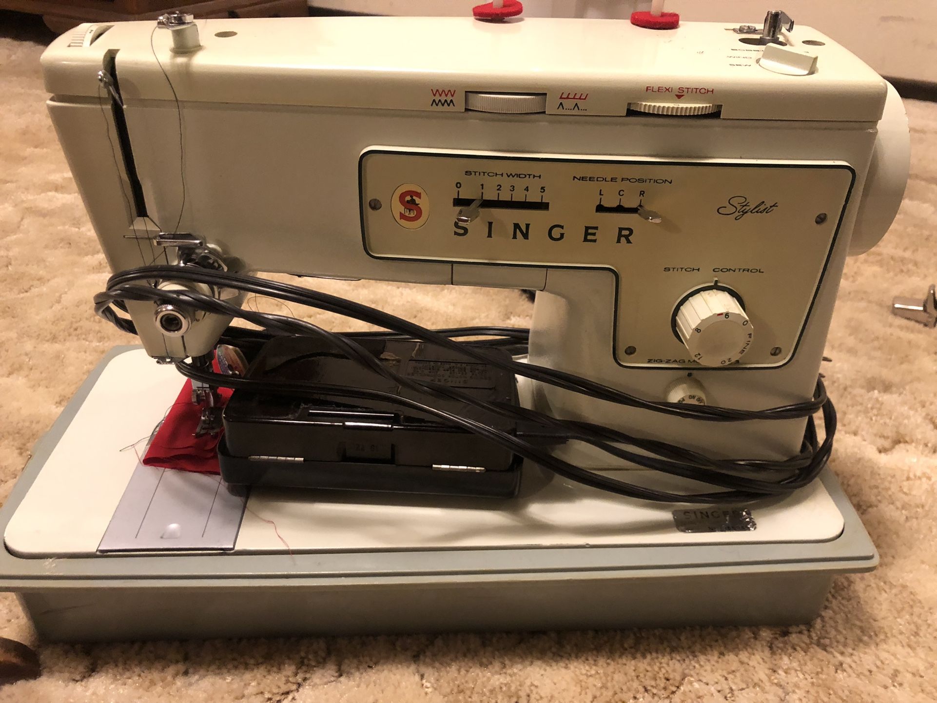 Sewing Machine Singer