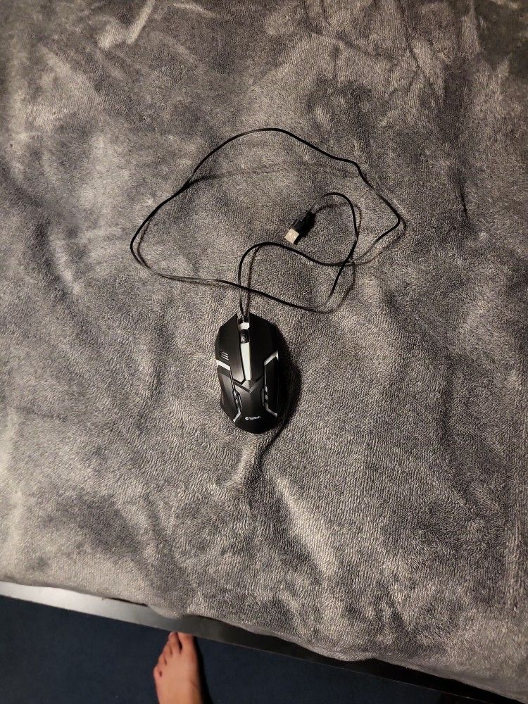 Top tech RGB Wired Clicky gaming mouse For 7$