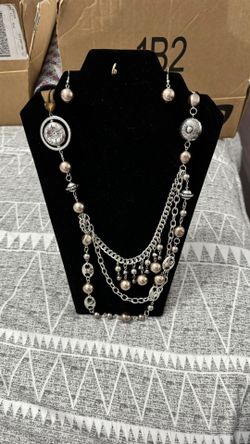 All The Trimmings - Brown Necklace With Earrings 