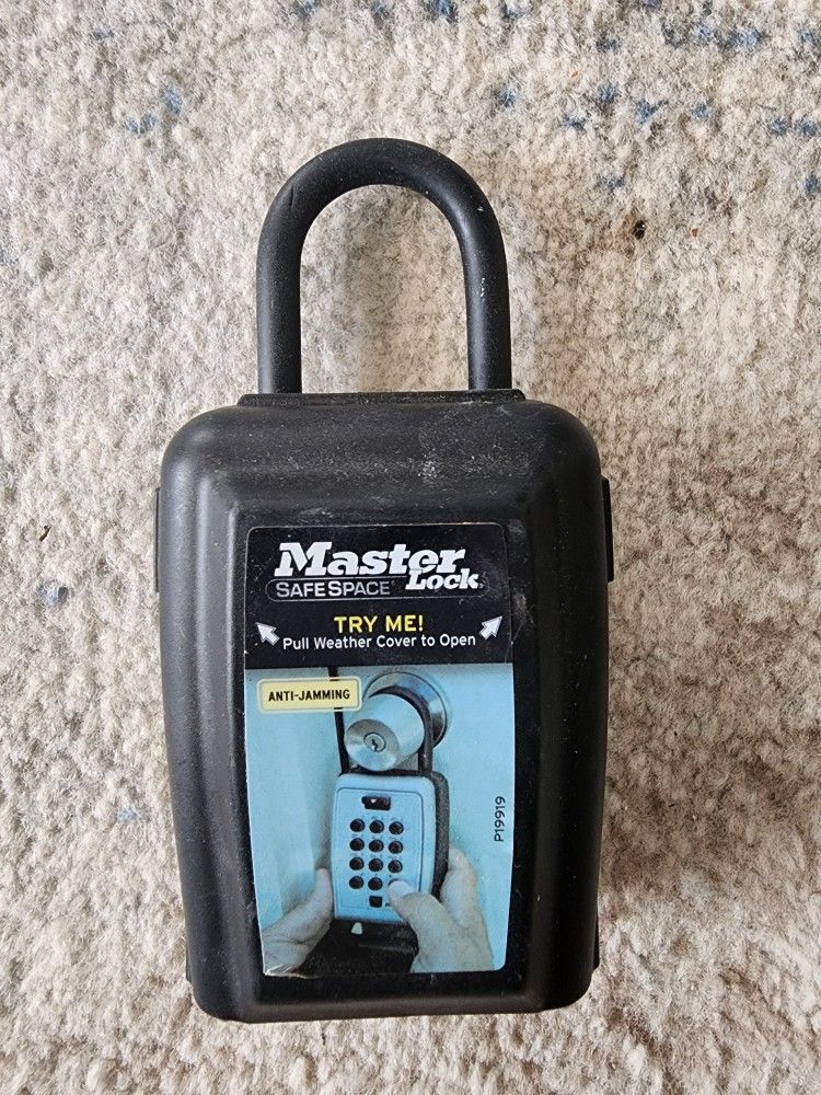 Master Lock Door Key Holder