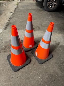 3 Cones brand new price is for all 3 (Read ad before messaging)